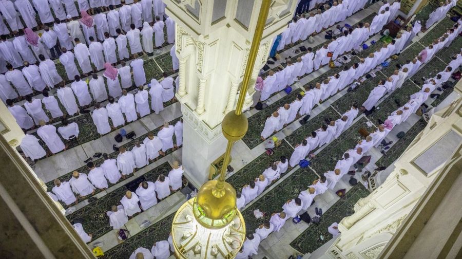 تخصيص 36 مصلى داخل المسجد الحرام لأداء صلاة الجمعة
