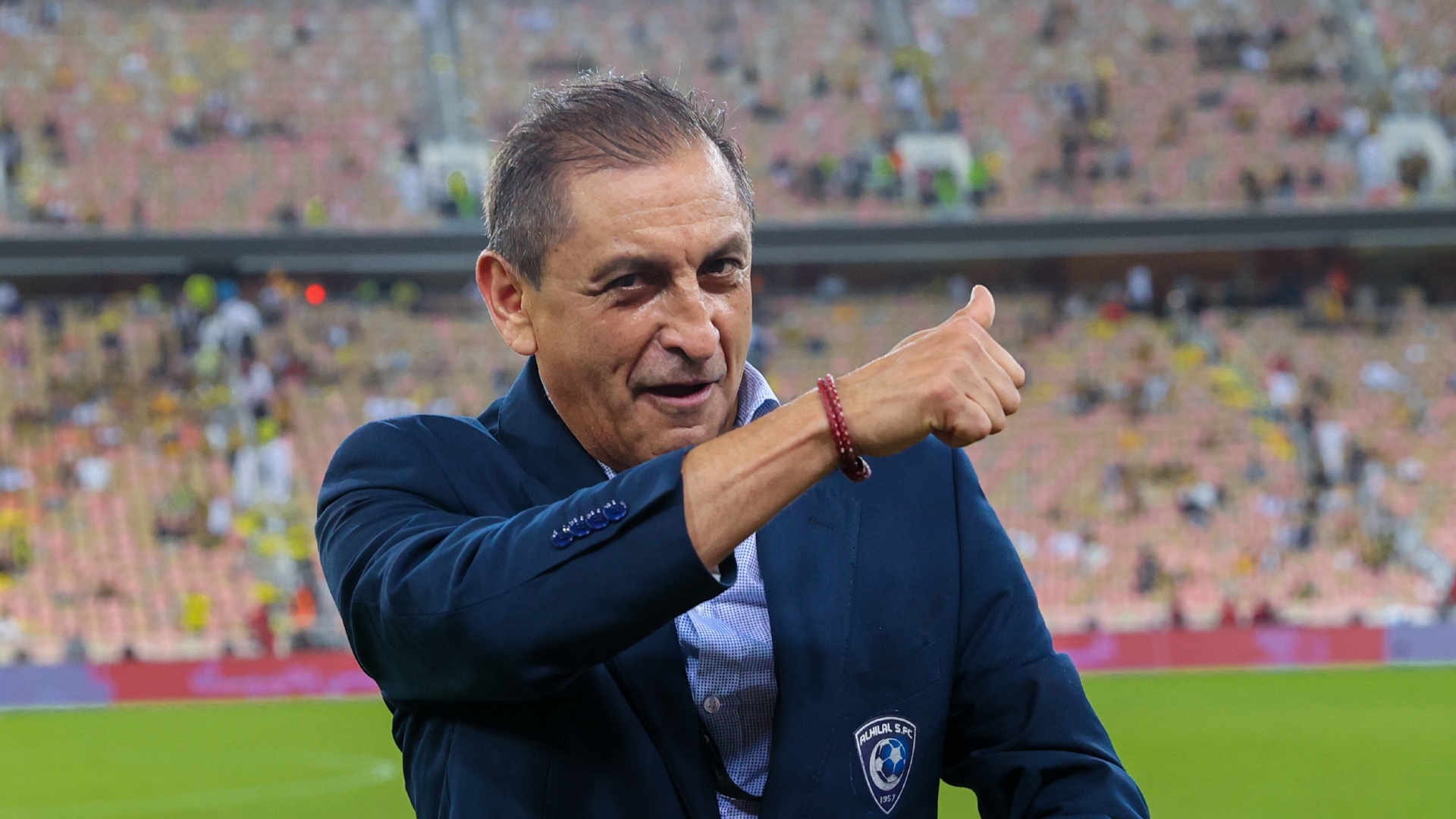 دياز يتفوق على مدربي دوري المحترفين السعودي برقم «مثير»