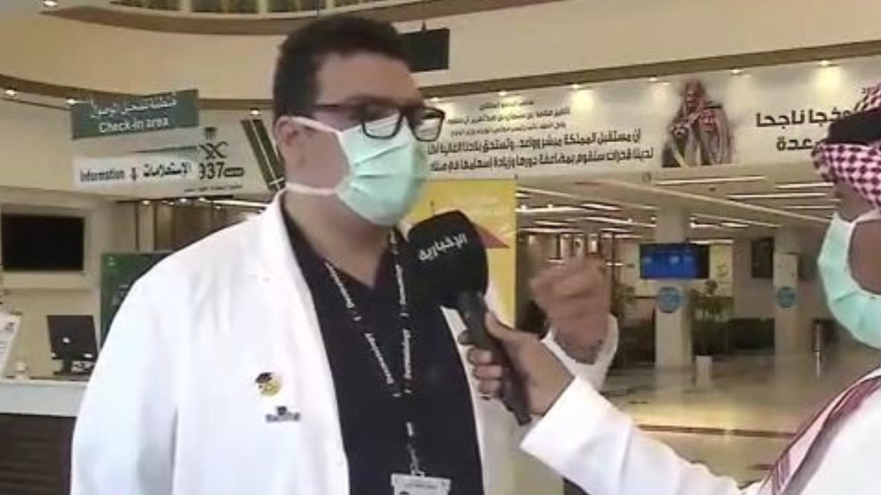 طبيب أمراض جلدية: حب الشباب يزداد مع ارتفاع درجة الحرارة والتعرق