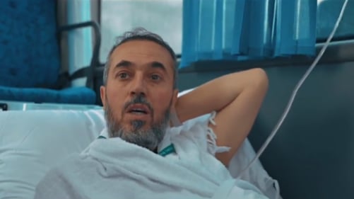 أصيب بجلطة قبل النُسك.. حاج عراقي يبكي فرحًا لتمكنه من أداء الحج 
