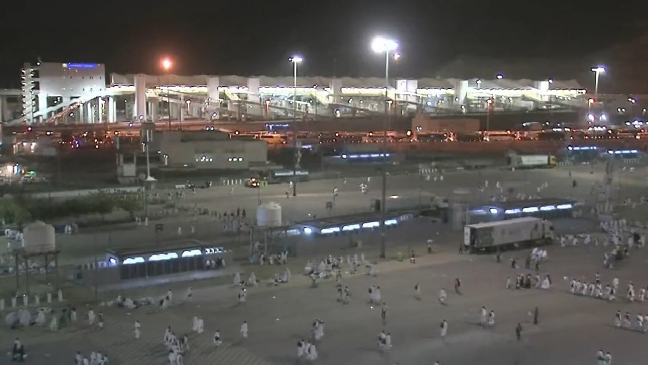 مشعر مزدلفة يستقبل وفود ضيوف الرحمن (فيديو)
