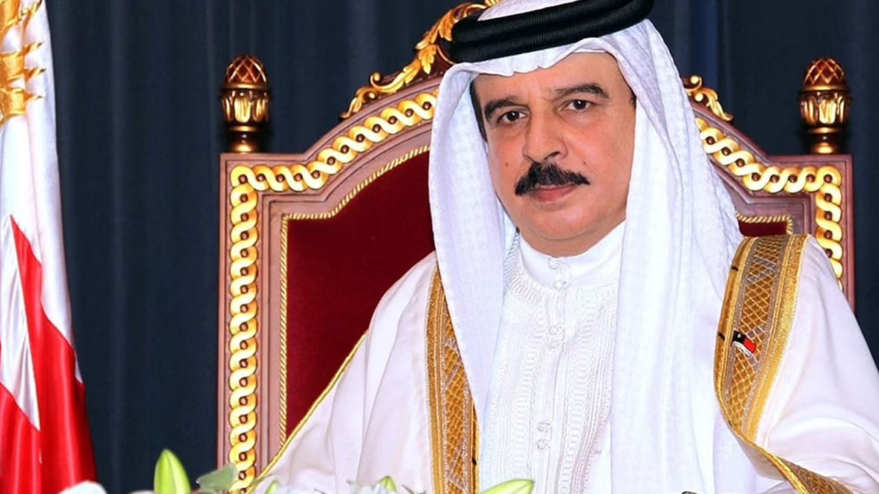 العاهل البحريني: يجب تفعيل قوات إضافية لتأمين التجارة العالمية عبر مضيق هرمز وباب المندب
