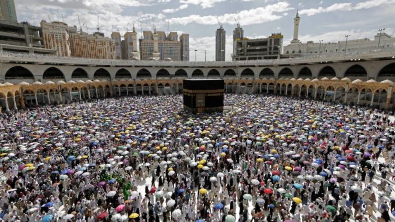 الطواف في 50 دقيقة.. توافد الحجاج إلى صحن المطاف بـ 10 آلاف فوج
