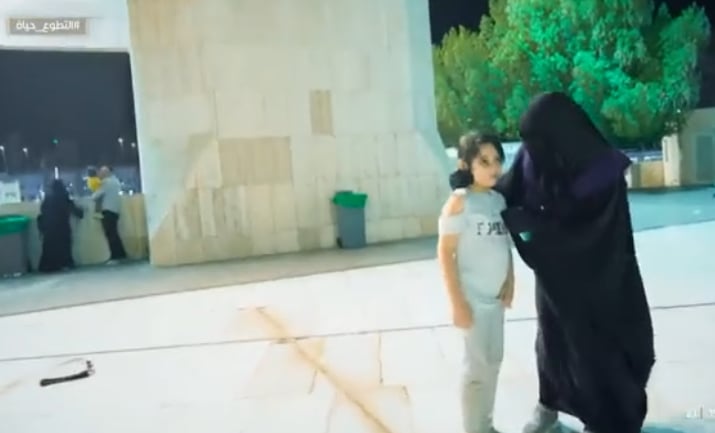 «إرشاد التائهين».. خدمة تطوعية في الحرم المكي الشريف
