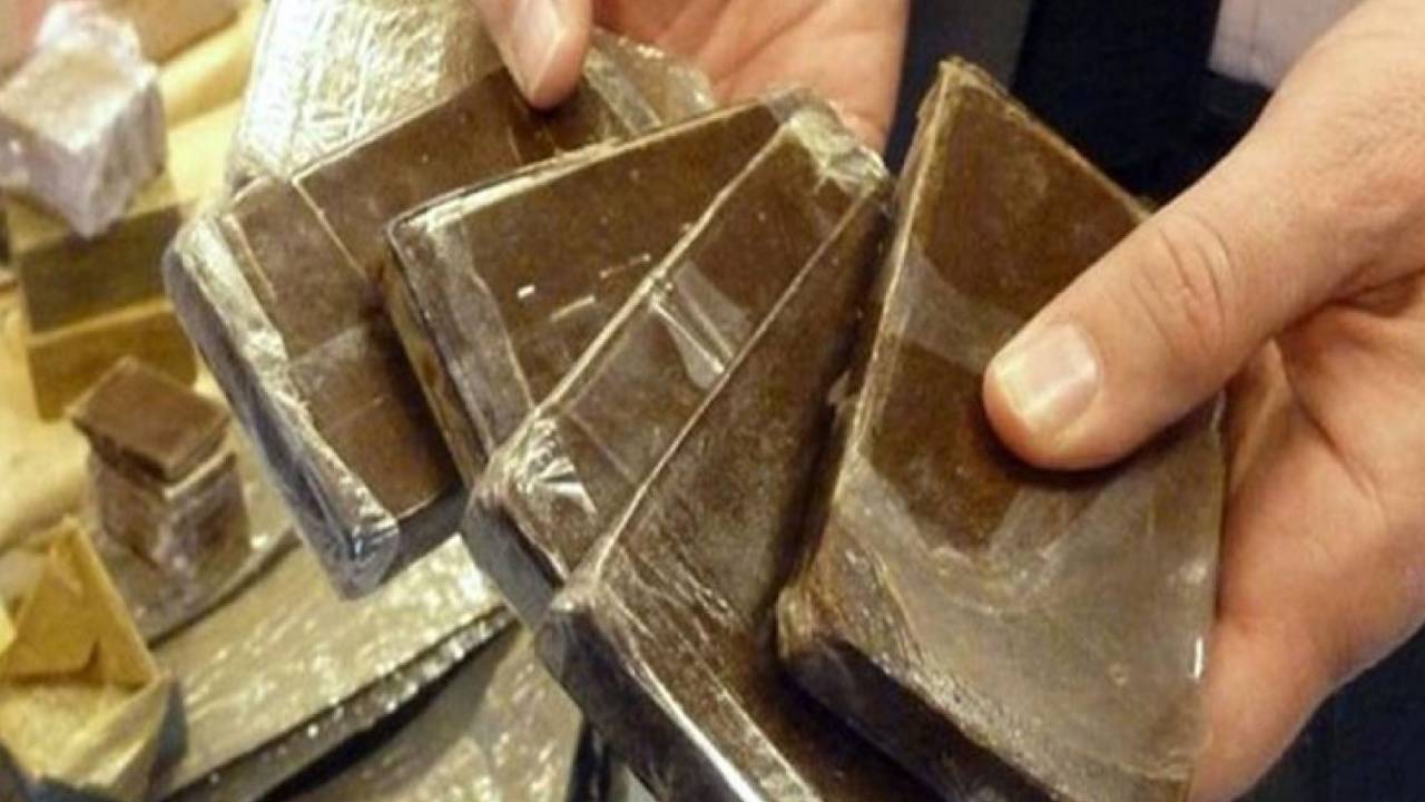 الأفواج الأمنية بمنطقة جازان تضبطُ 30  كيلو حشيش مخدِّر