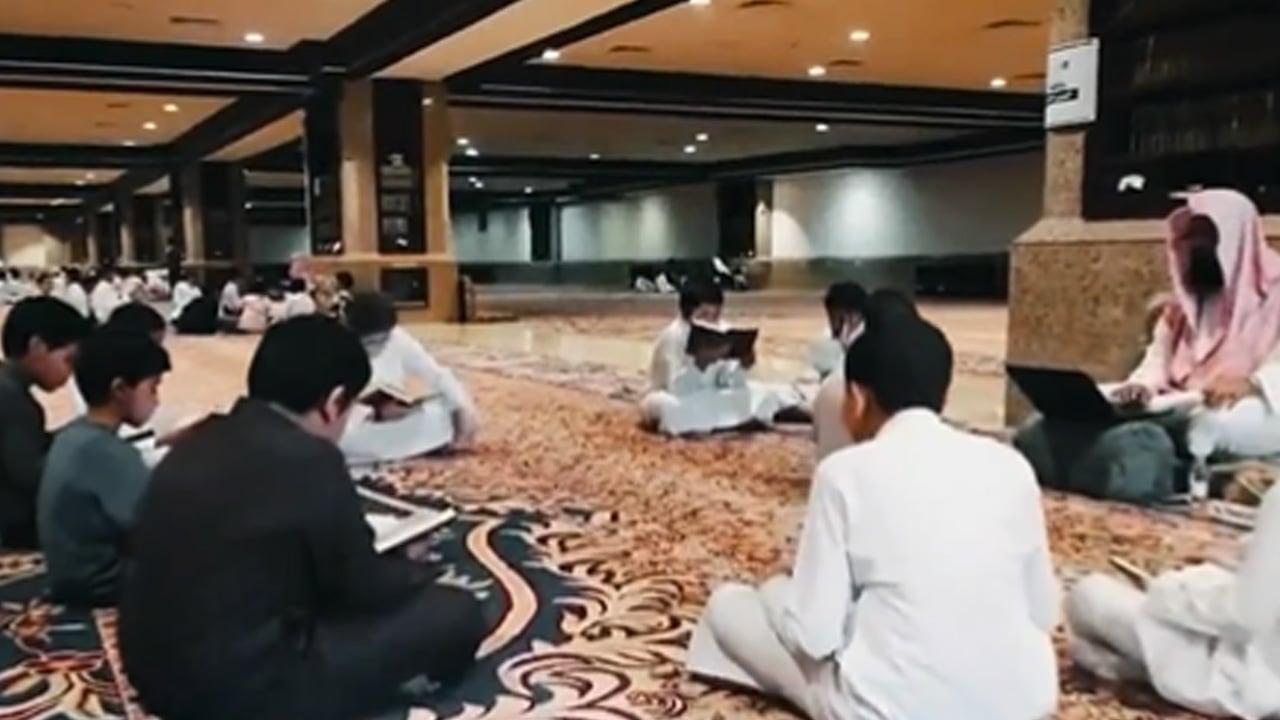 أصغرهم طفل 3 سنوات.. 1300 طالب يشاركون في اليوم القرآني لجمعية مكنون
