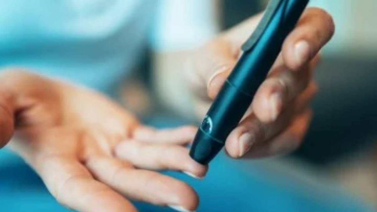 دراسة: الحرمان المزمن من النوم يسبب ارتفاع مستويات السكر في الدم
