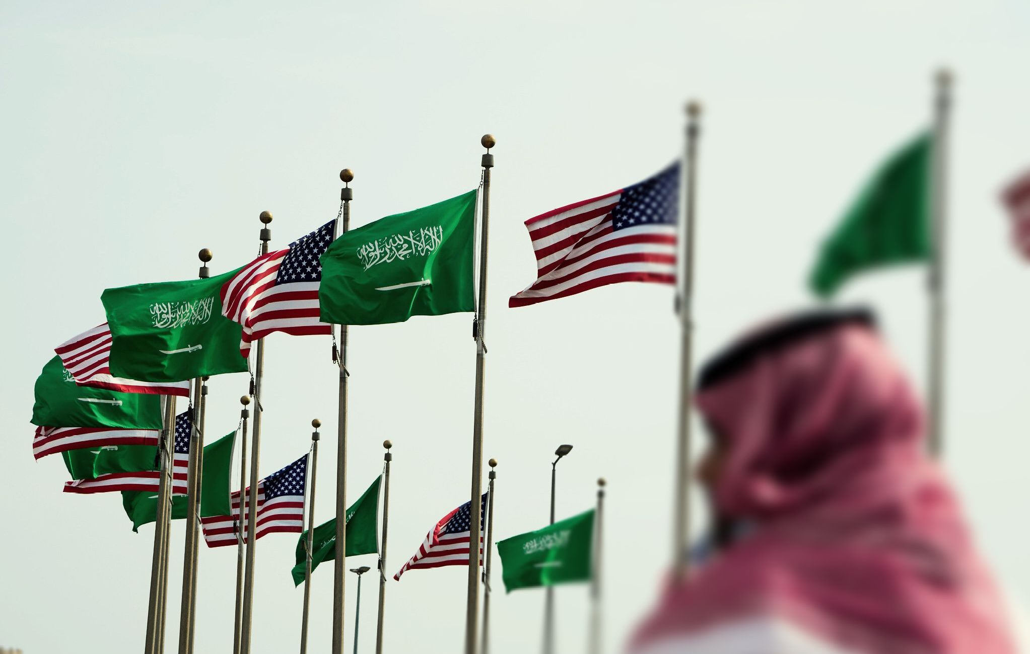 أستاذ اقتصاد: حزم كبيرة من الشراكة والتعاون التجاري تربط المملكة وأمريكا
