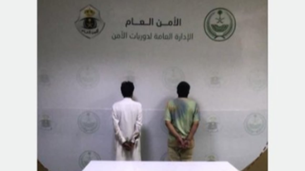 صدم دورية أمنية و4 مركبات.. الإطاحة بقائد مركبة ومرافقة لممارسة التفحيط بالرياض