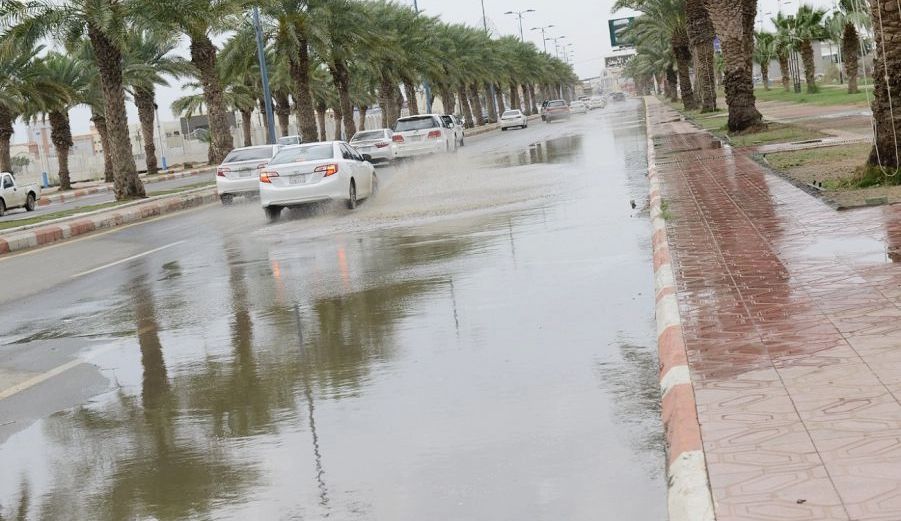 طقس اليوم بالمملكة.. أمطار رعدية ورياح مغبرة وزخات برد بعدة مناطق

