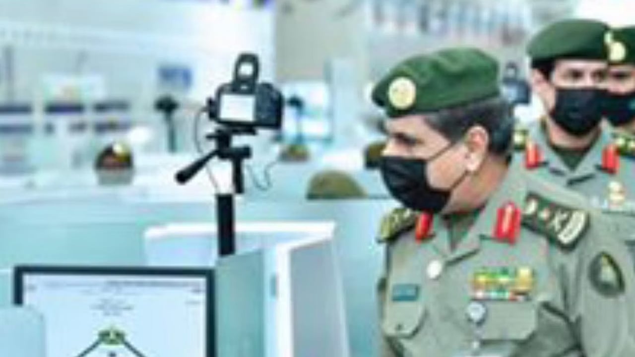 مدير عام الجوازات يتفقد صالات الحج بمطار الملك عبدالعزيز الدولي

