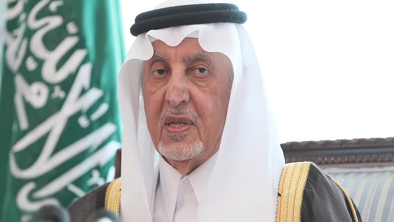 نيابة عن ولي العهد.. أمير مكة المكرمة يشهد «ختام مهرجان الهجن»
