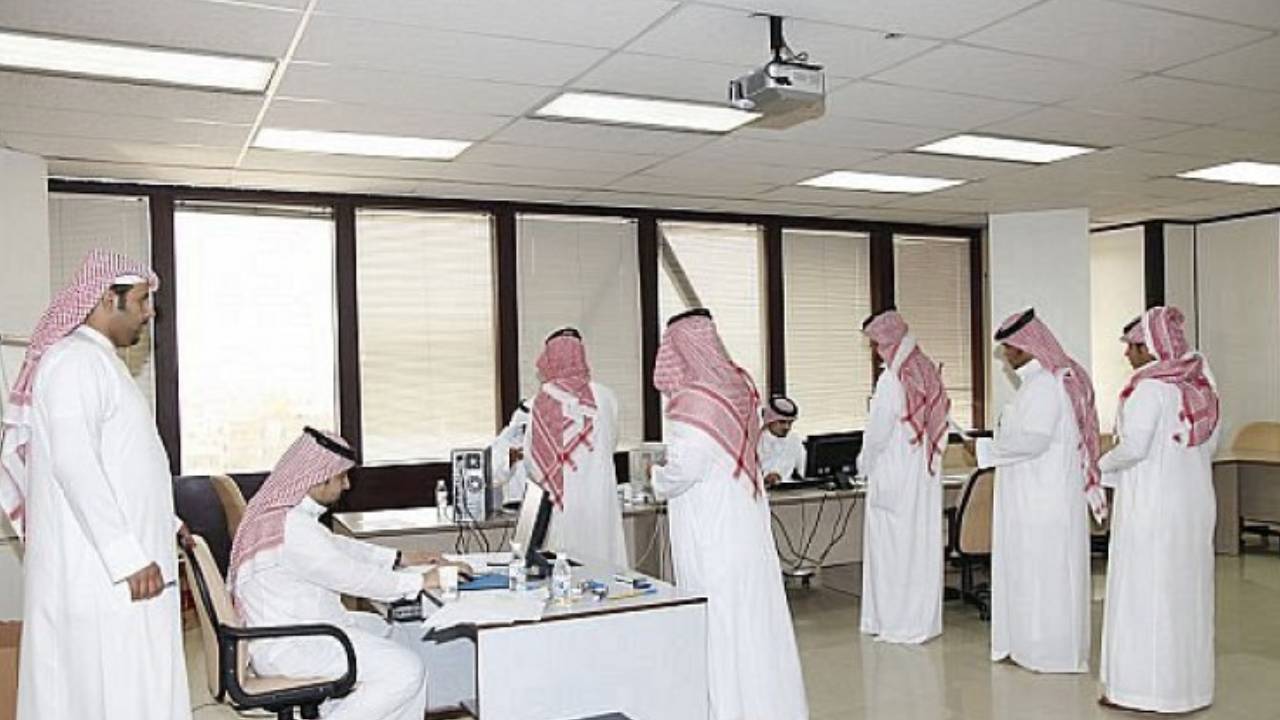 غرفة حفر الباطن تعلن تدريبًا منتهيًا بالتوظيف لحملة الثانوية برواتب مجزية