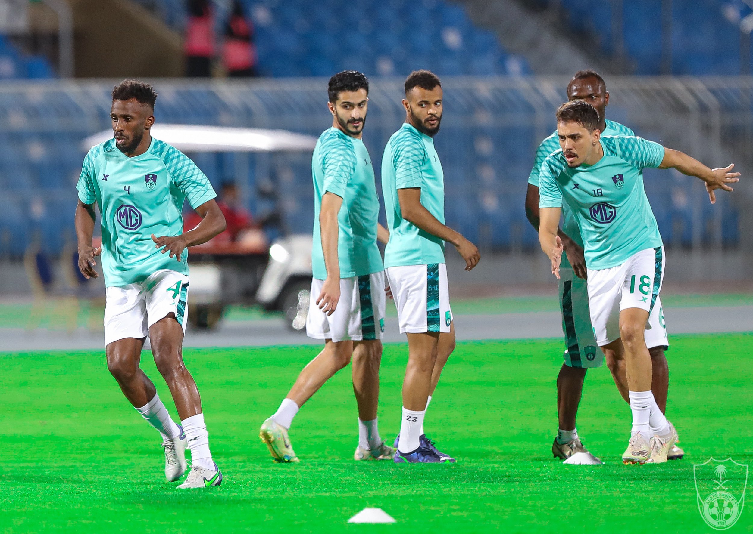 تقارير: الغضب يسيطر على لاعبي الأهلي بسبب تجاهل الإدارة 