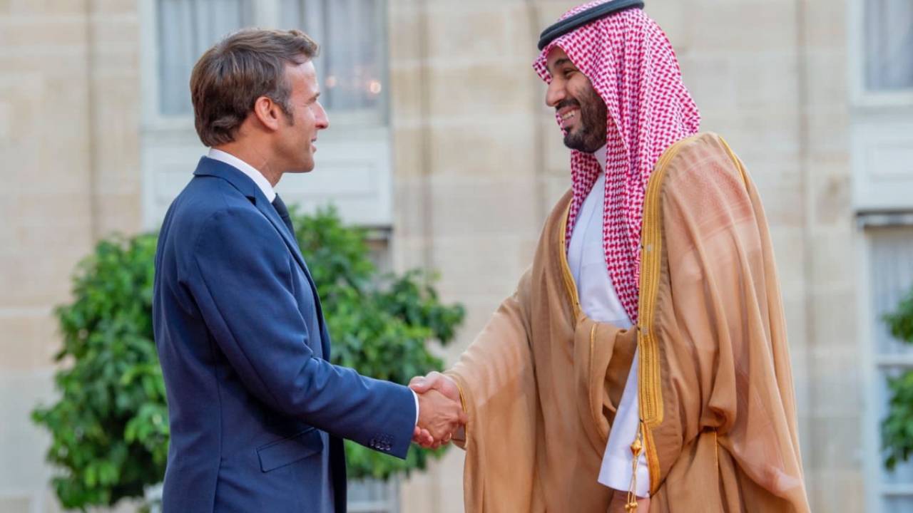 زيارة ولي العهد إلى فرنسا.. المملكة توثق خريطة جديدة للعلاقات الدولية 