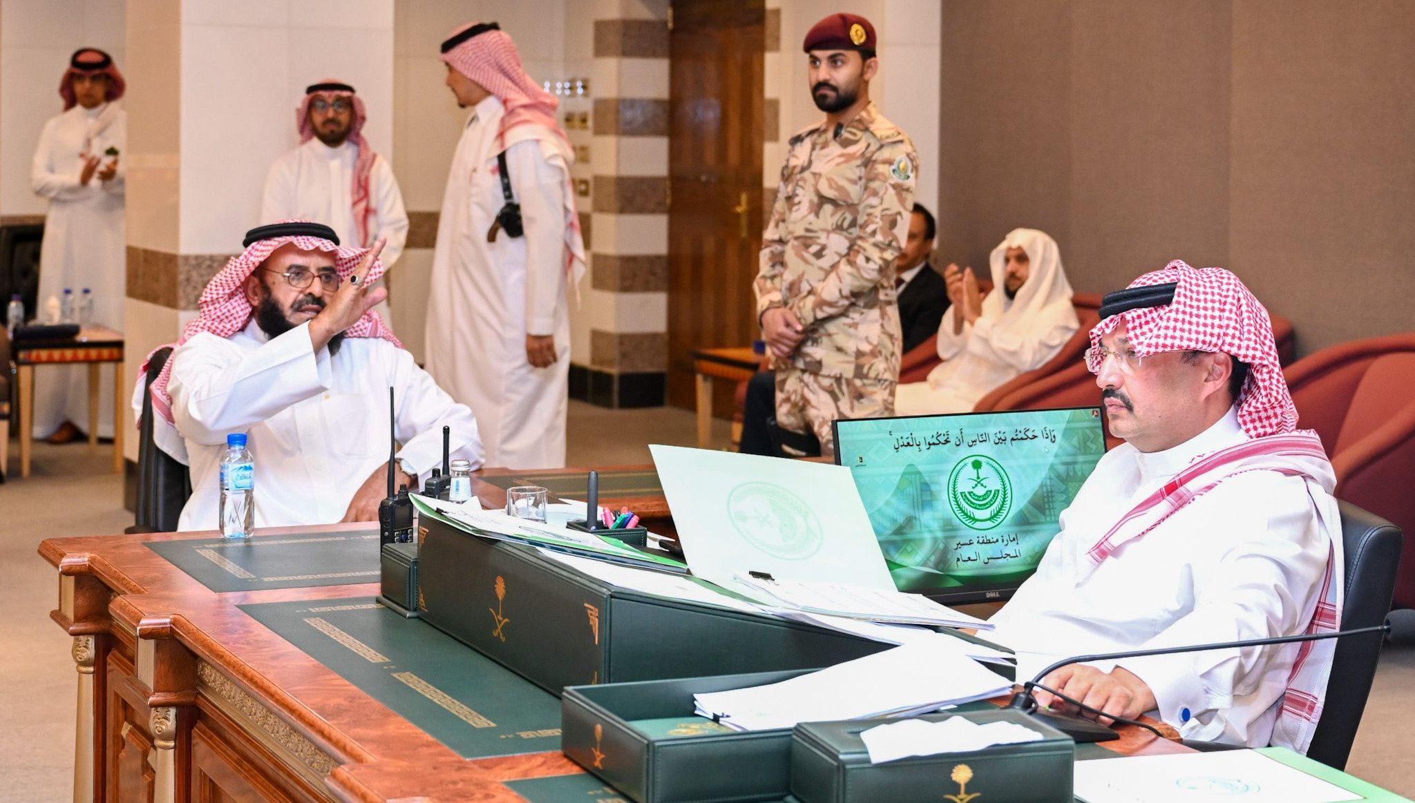 أمير عسير يشهد عفوًا لمواطنين عن قاتلين وصلحًا قبليًّا لخلاف استمر عشرات السنين
