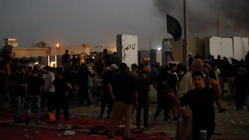 المنطقة الخضراء ببغداد تتعرض لقصف بـ4 صواريخ
