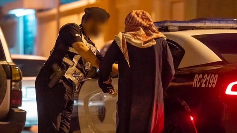 الأمن العام: ضبط مواطنين ومقيمين لممارستهم التسول في القصيم 
