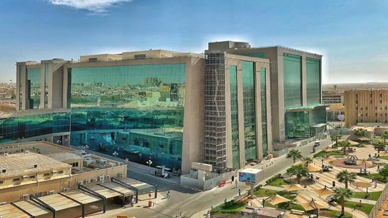 سعود الطبية تحذر من رفع أو خفض جرعات الدواء أو وقفه دون استشارة الطبيب