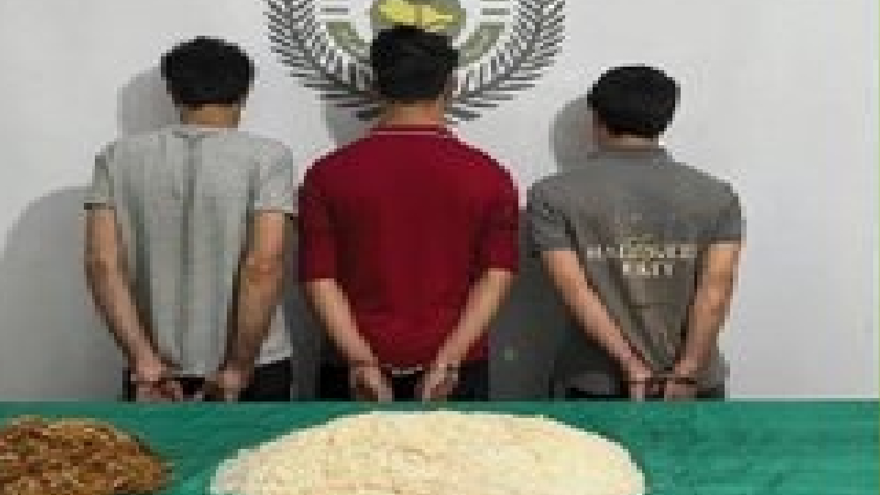 القبض على 3 مقيمين بحوزتهم 6 كيلو من مخدر «الشبو» بجدة
