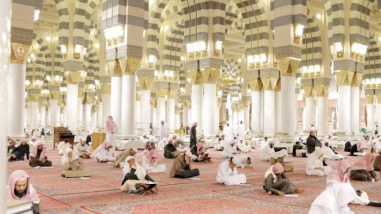 كلية المسجد النبوي تعلن أسماء الطلاب المقبولين للدراسة