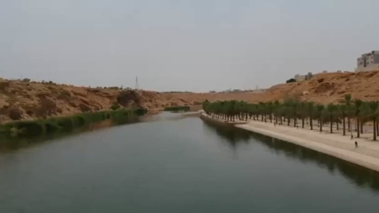 لقطات جوية لارتفاع منسوب مياه سد وادي نمار جنوب الرياض 
