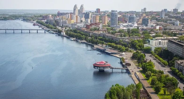 الاستخبارات البريطانية: روسيا بدأت بناء جسر عائم فوق نهر دنيبرو  ‎

