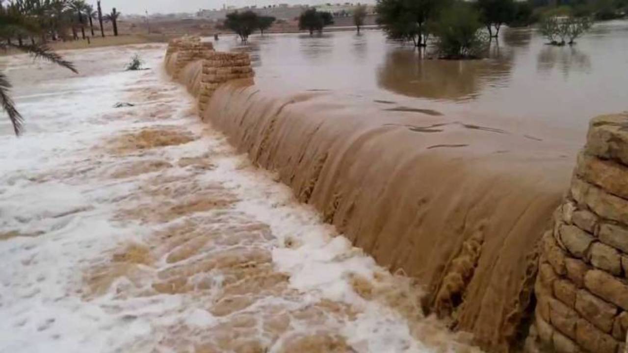 بالفيديو.. مسؤول في بلدية الدرب: تعاملنا بشكل فوري مع آثار السيول 