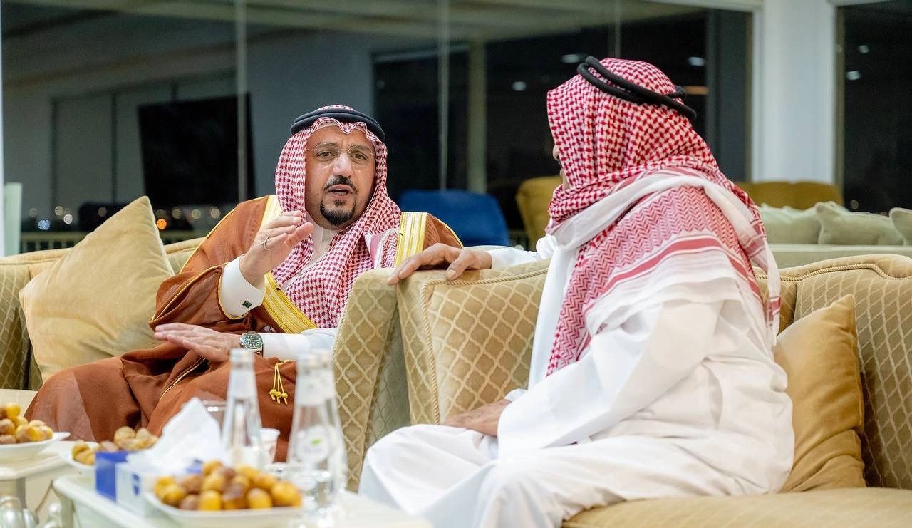 بعد تجاوب خيري من أولياء الدم.. شفاعة أمير القصيم تنقذ رقبة مواطنين من القصاص
