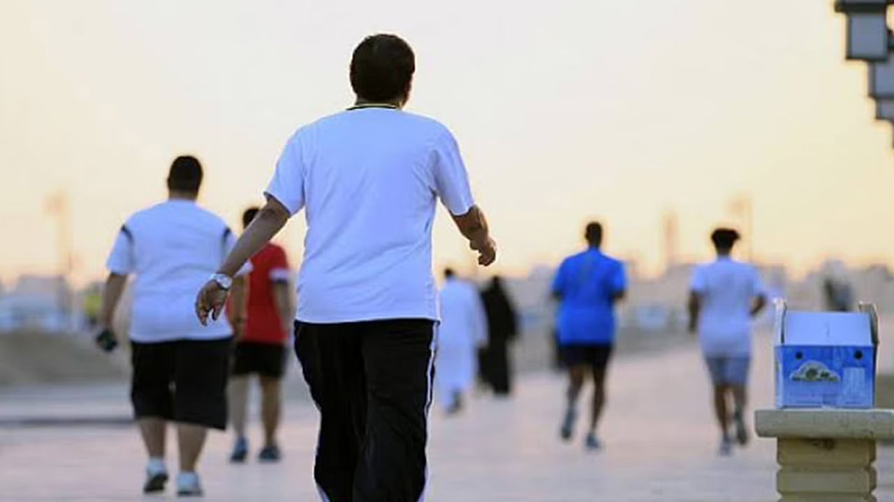 الصحة توضح 8 فوائد للمشي.. منها تقوية العظام وتقليل الاكتئاب