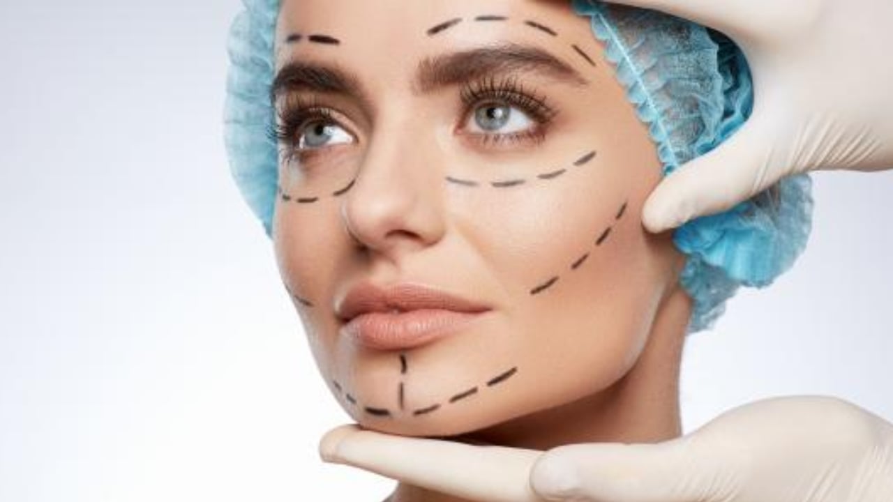 بالفيديو.. استشاري: ضرر بعض عمليات التجميل أكثر من نفعها