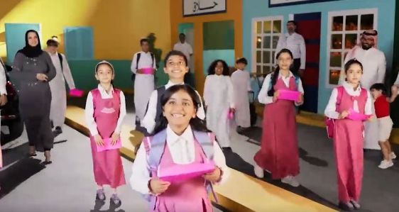 «للمدرسة مشتاقين».. «التعليم» تحتفي بعودة الطلبة لفصولهم 
