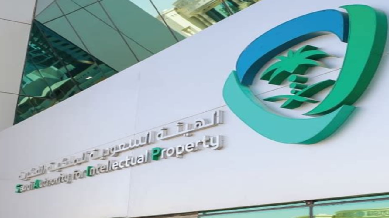 
مدير المصنفات الأدبية يكشف عن قائمة التراث الشعبي الممنوع تعديله دون موافقة 