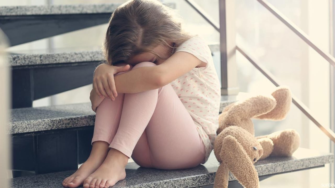 استشاري: الاكتئاب يصيب الأطفال والمراهقين وليس مقتصرًا على الكبار