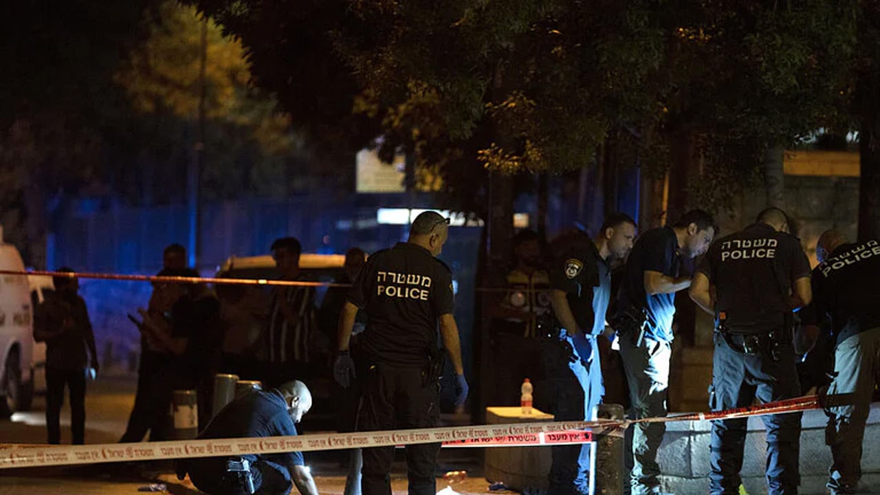 الشرطة الإسرائيلية: عملية أمنية لضبط منفذ حادث إطلاق النار على حافلة برام الله

