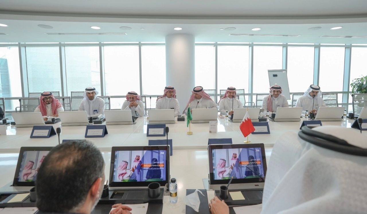وزير العمل البحريني يلتقي قيادات «هدف» ويطلع على تجربة السعودية في تمكين الكوادر الوطنية


