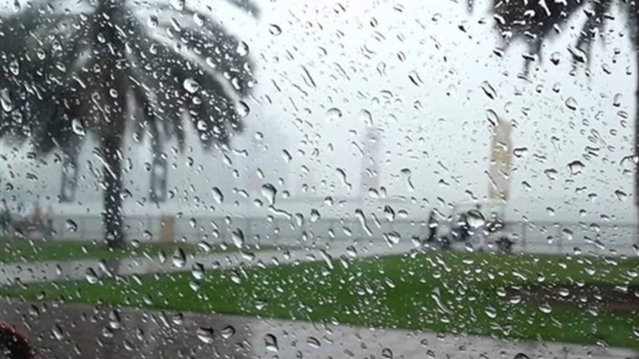 الأمطار تخفّض الحرارة في الأحساء 20 درجة 