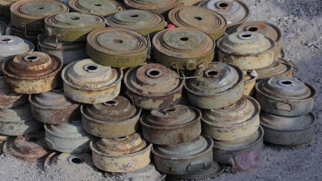 «مسام» ينتزع 734 لغمًا حوثيًّا خلال أسبوع في عدة مناطق يمنية