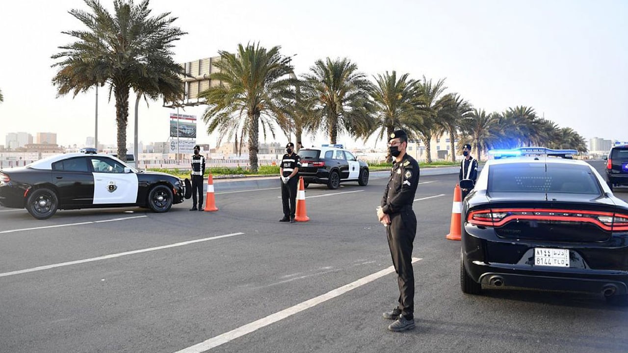 شرطة عسير تضبط شابًا وشابة ظهرا في مقطع مخالفين للآداب العامة
