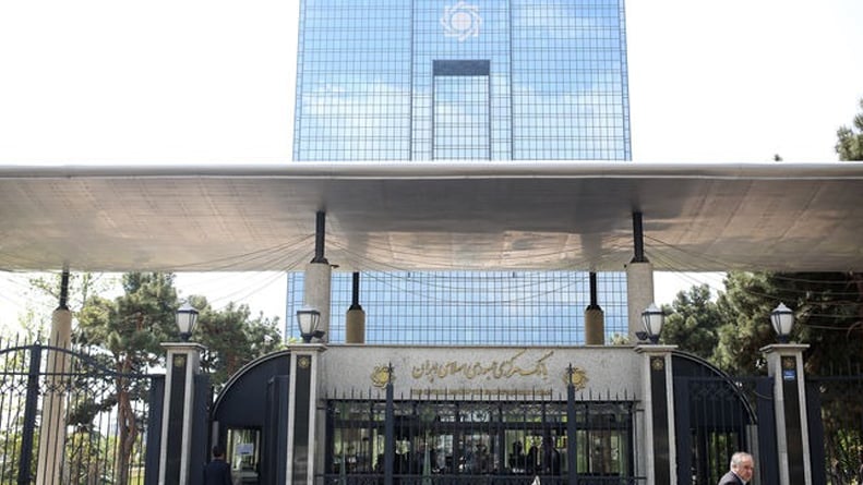 البنك المركزي الإيراني يتعرض لعمليات قرصنة.. ووزير الاتصالات يلمح بتعطيل الإنترنت
