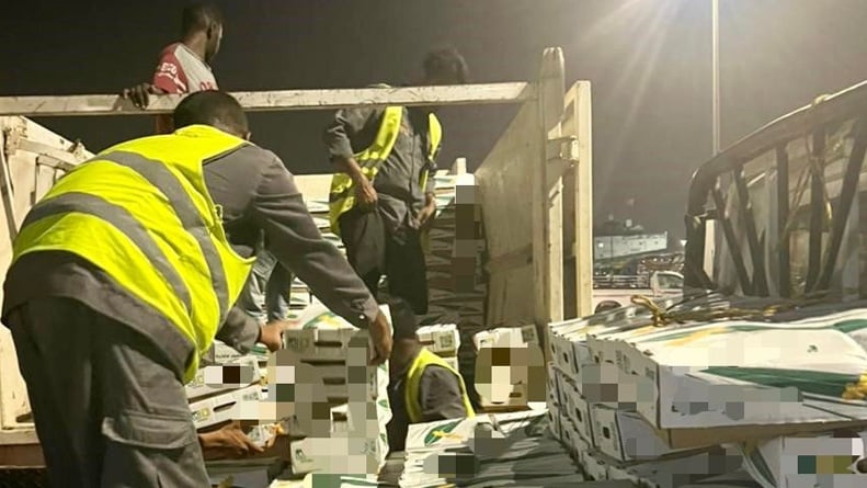 أمانة جدة تصادر أكثر من 6 أطنان خضراوات وفواكه للباعة الجائلين

