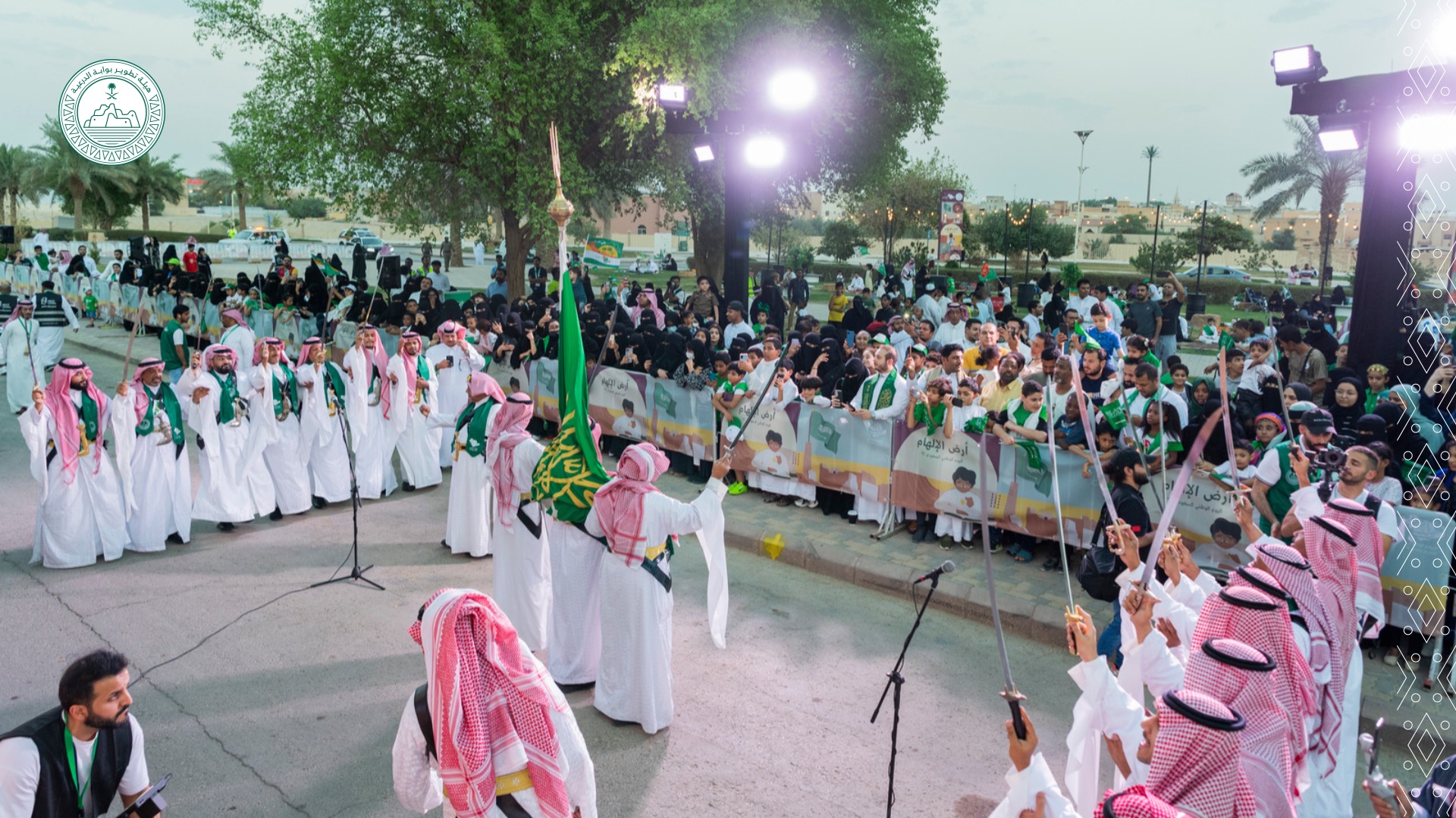 بمشاركة الأهالي والزوار.. بوابة الدرعية تطلق عدة فعاليات احتفالًا باليوم الوطني 
