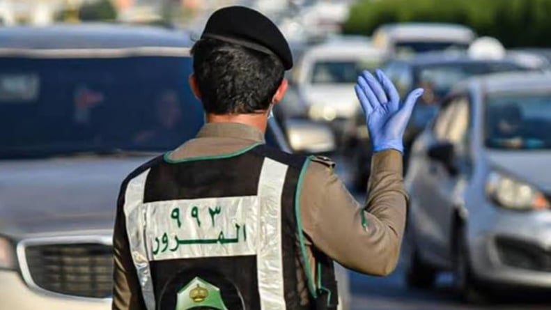 «المرور»: غرامة تصل إلى 900 ريال مخالفة عدم إعطاء الأفضلية للمركبات بداخل الدوار
