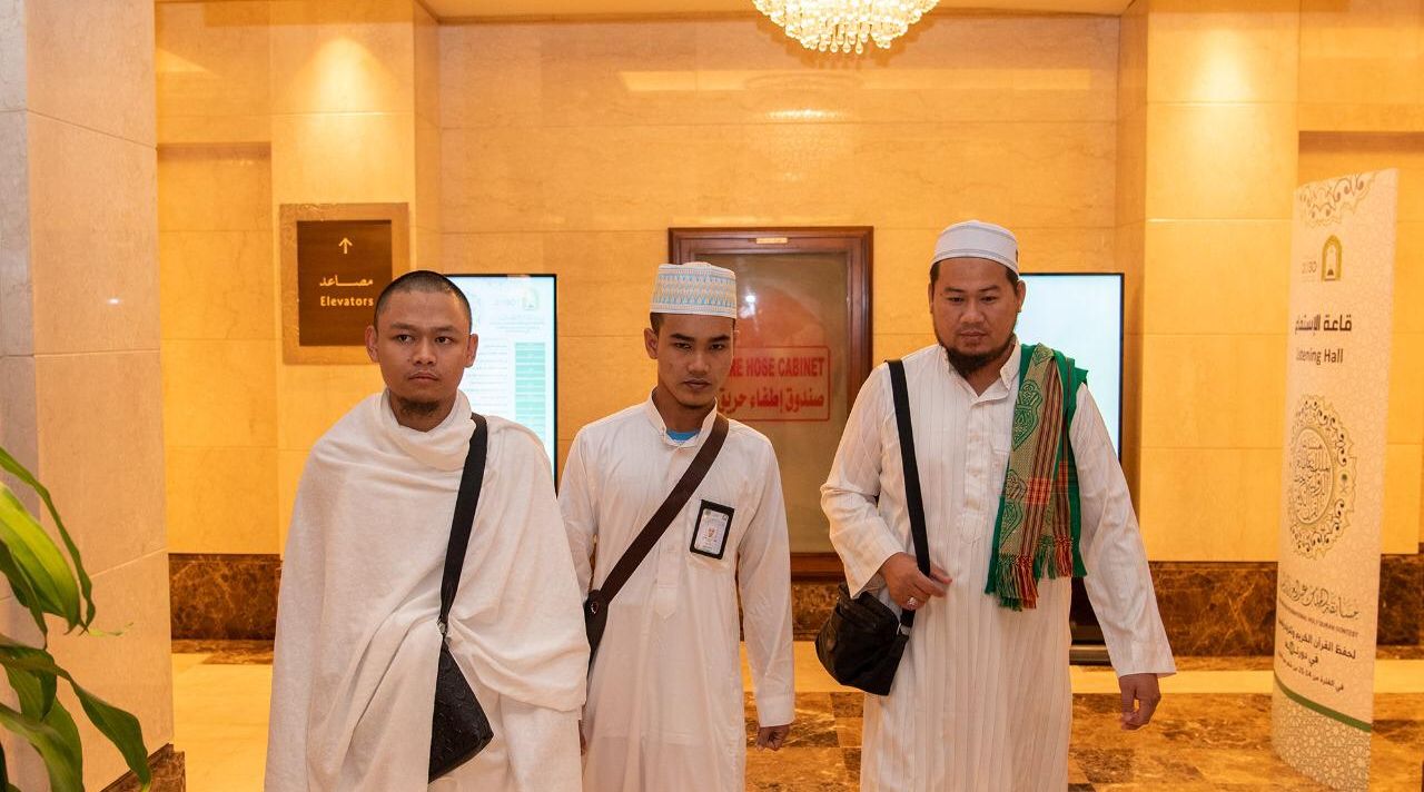 مشاركون بمسابقة الملك عبدالعزيز لحفظ القرآن يشيدون بجهود المملكة في خدمة كتاب الله 
