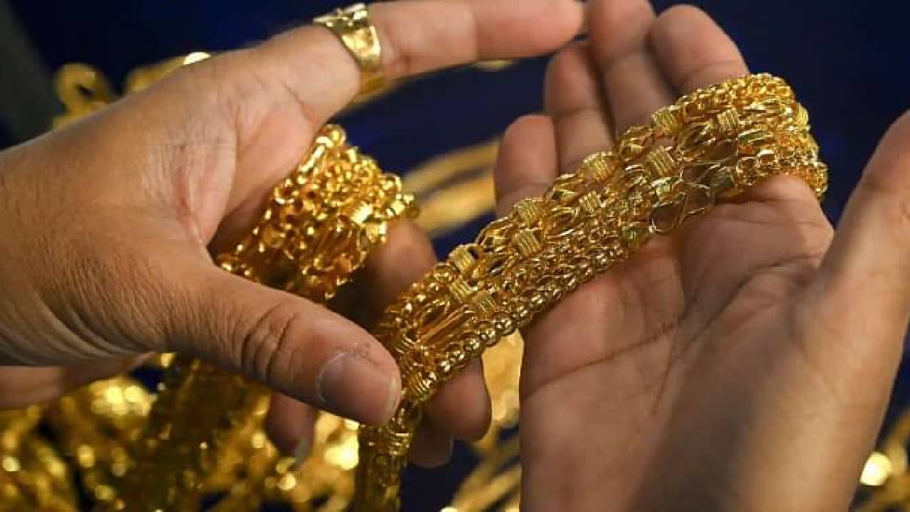 انخفاض سعر الذهب بالمملكة.. وعيار 21 يسجل 203.29 ريال  