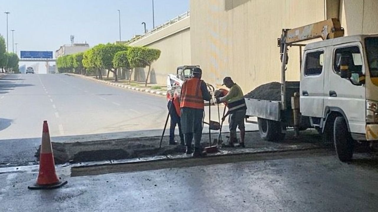 أمانة الطائف تنفّذ برنامجًا شاملًا لصيانة ورفع كفاءة الطرق 