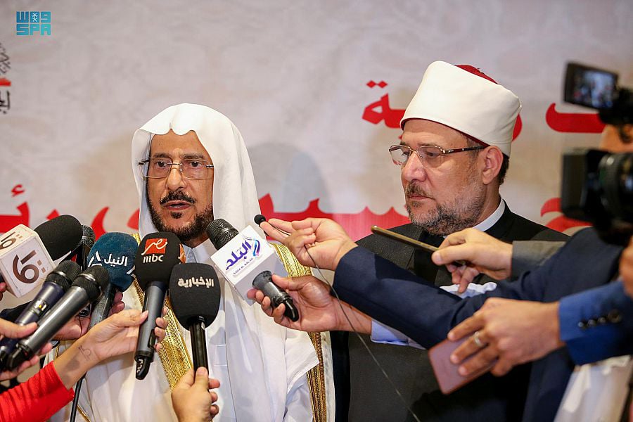وزير الشؤون الإسلامية يؤكد أهمية التمسك بثوابت الدين في التصدي للإرهاب والتطرف