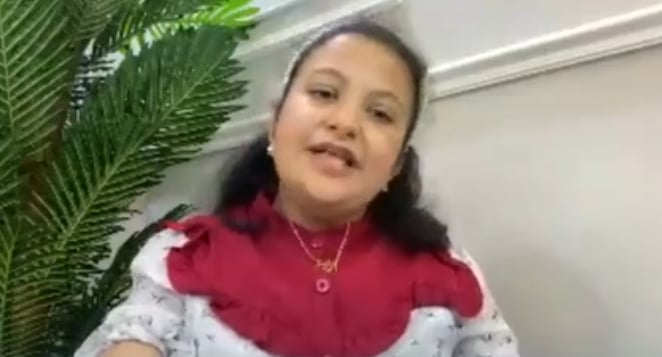 بالفيديو.. طفلة تتحدى الإعاقة وتوجه رسالة بشأن أهمية الإرادة 

