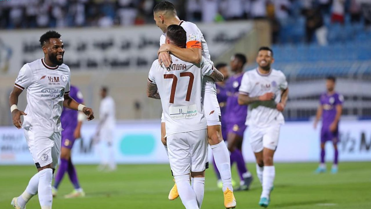 برباعية نظيفة.. «الشباب» يتغلب على ضيفه الطائي في دوري روشن السعودي