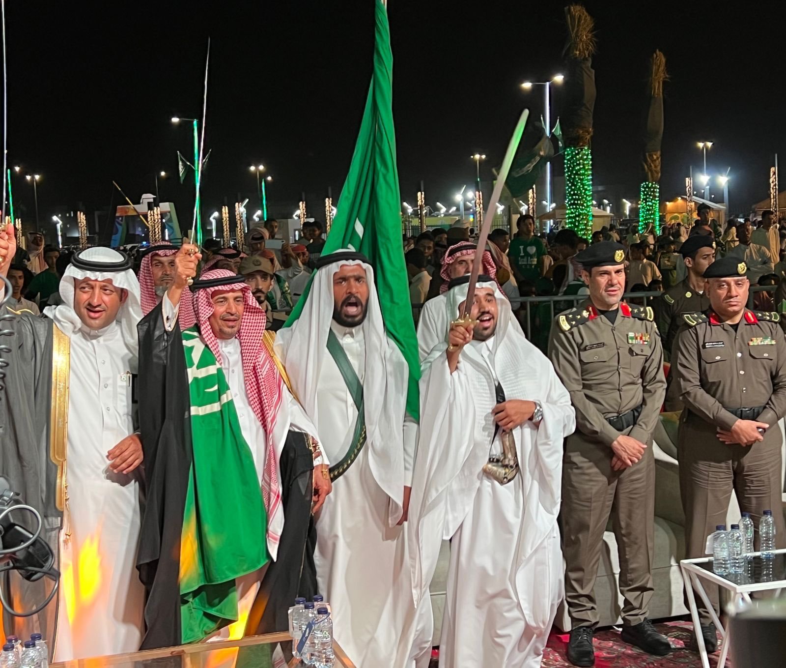 بلدية الخرج تحتفل باليوم الوطني وتوزع 10 آلاف هدية على الأهالي
